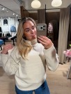 FQCLAURA GENSER MOONBEAM thumbnail