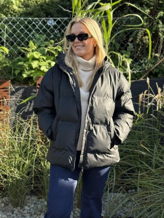 FQRAINGO JACKET BLACK